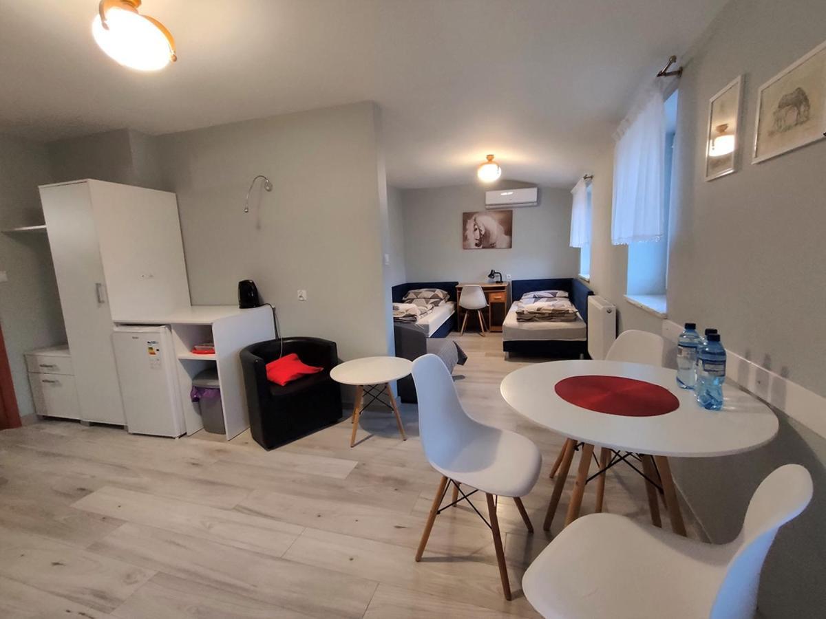Stajnia Pod Debem Bed and Breakfast Σταραχοβίτσε Εξωτερικό φωτογραφία